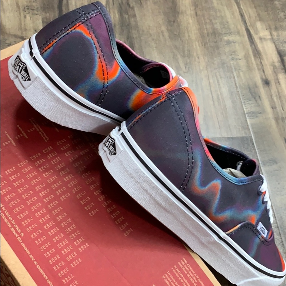 WMNS VANS AUTHENTIC DARK AURA Multi/True White - Picture 9 of 16